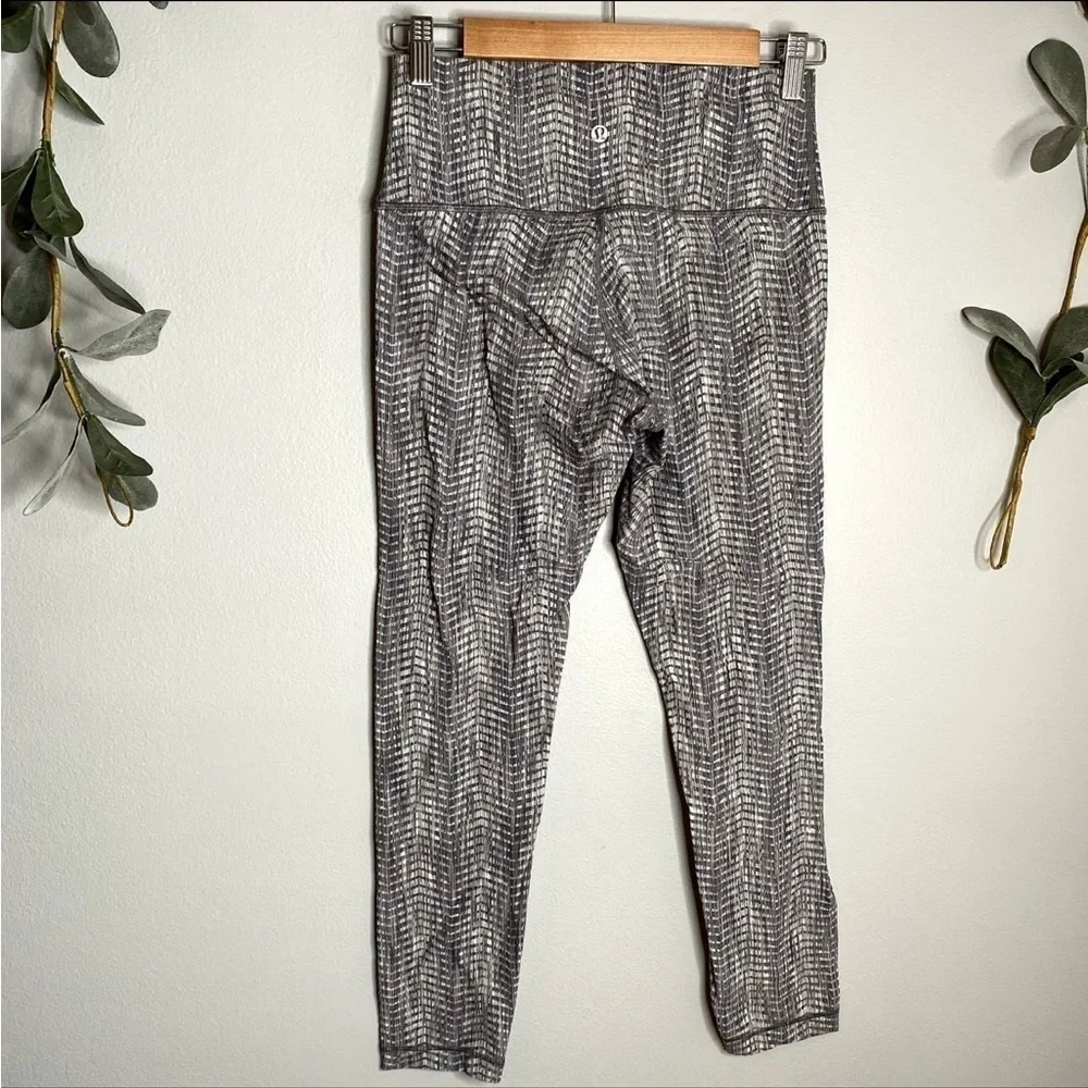 Lululemon wunder under
